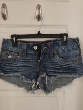 NWOT True Religion Distressed Denim Cutoff Shorts - Dark Blue